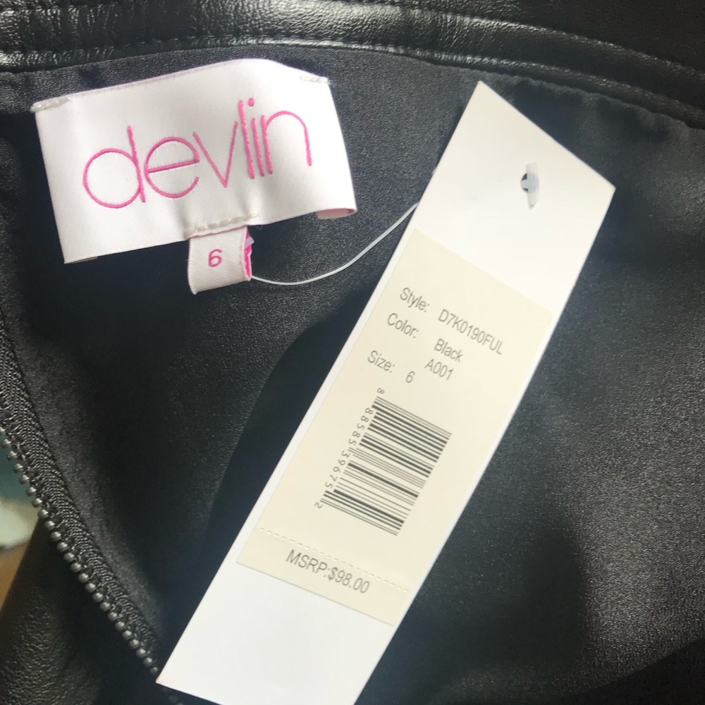 Devlin by Parker Black Vegan Faux Leather Mini Skirt w Button Detail Size 6 NWT - Picture 14 of 14